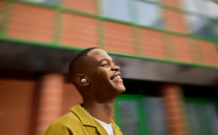 Audio Nirkabel Hi-Res dengan JBL signature sound